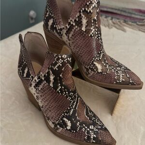Women's Vince Camuto Snakeskin Western Ankle Boots 7.5
